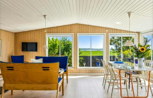 Sommerhus Med Fjordudsigt Nær Karrebæksminde