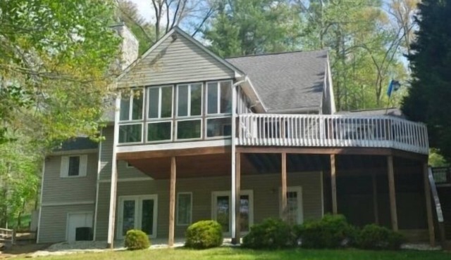 Sommerset: Wifi, kayaks,firepit, gentle fenced in yard, room for everyone