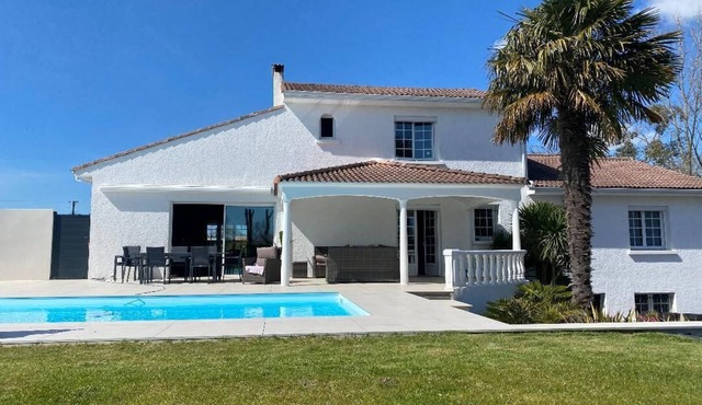 Somptueuse Villa Avec Piscine à 25 min de la Plage