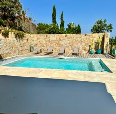 Somptueuse villa d’architecte avec vue mer