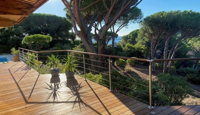 Somptueuse Villa Climatisée à 7 mn à Pieds de la Plage de la Nartelle ,vue mer