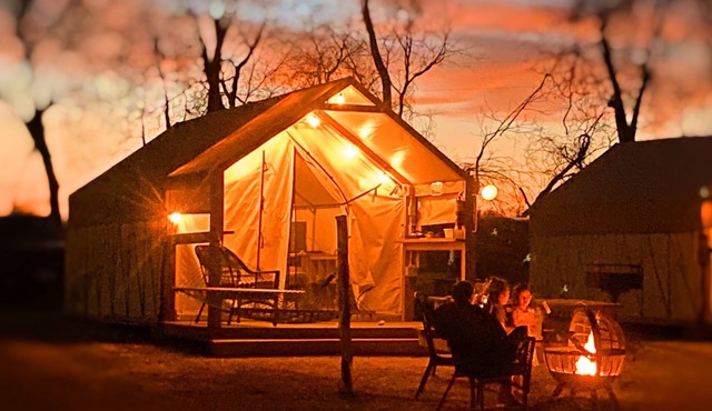 Son's Blue River Camp Glamping Cabin K