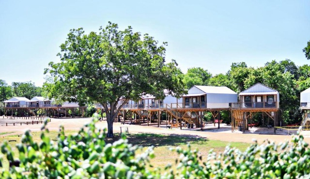 Son's Rio Cibolo Birdhouse Cabin #17 Perfect Place For A Romantic Getaway!
