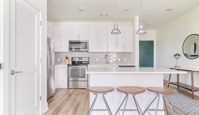 Sonder at LC SoBro | Spacious One-Bedroom Apartment