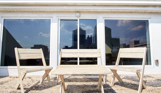 Sonder Baltimore Place | Lofted Three-Bedroom Apartment w/Balcony