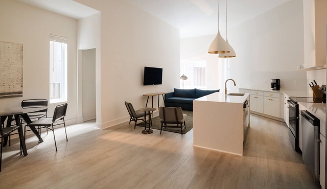 Sonder The Hideaway | Four-Bedroom Apartment w/ Balcony