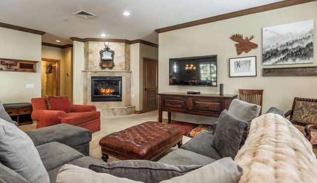 Sonenalp’s Charming Chalet: Luxury, Location & Relaxation Steps from Canyon