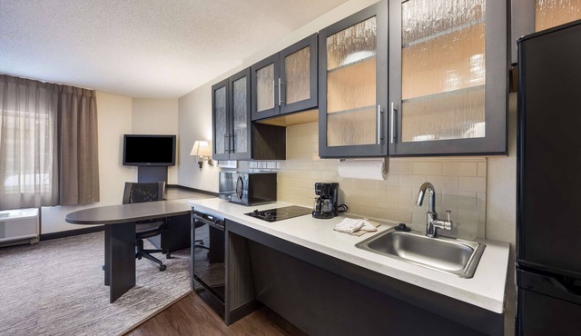 Sonesta Simply Suites Detroit Ann Arbor