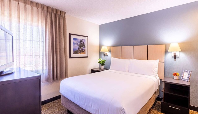 Sonesta Simply Suites Lansing
