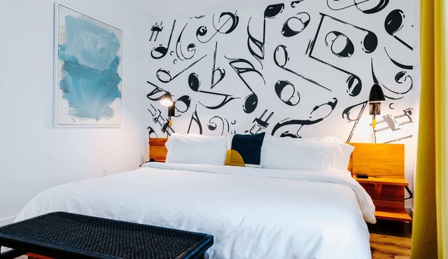 Songwriter's Suite: Luxe Music Row Stay!