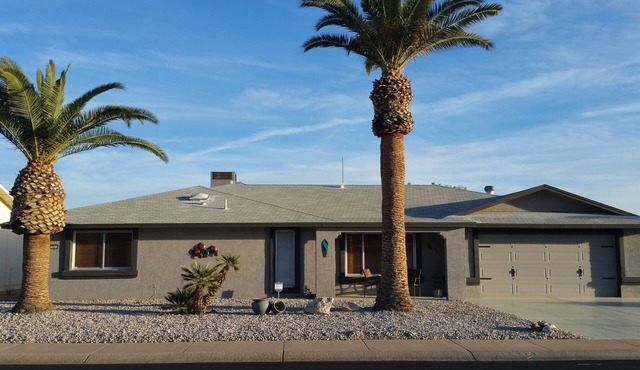 Sonnet Sunshine Retreat - Your Home Base in Sunny Sun City West!