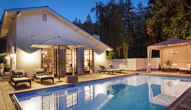 SONOMA CREEK VILLA NEW PICKLEBALL COURT, heated pool, hot tub, gated, EV Charger