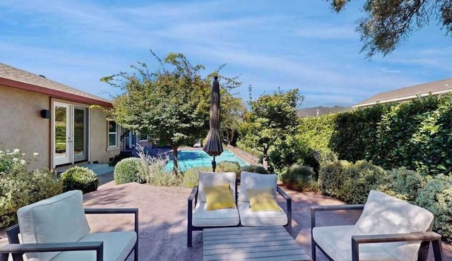 Sonoma Heated Pool Home with Valley Views near Plaza Wineries