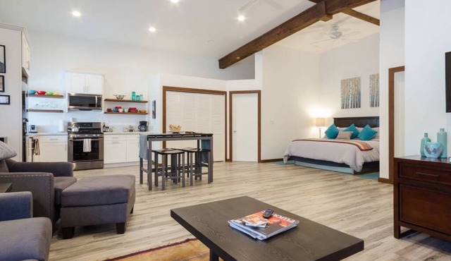 Sonoma Wine Lovers Getaway - A Pleasant Stroll to the Sonoma Plaza