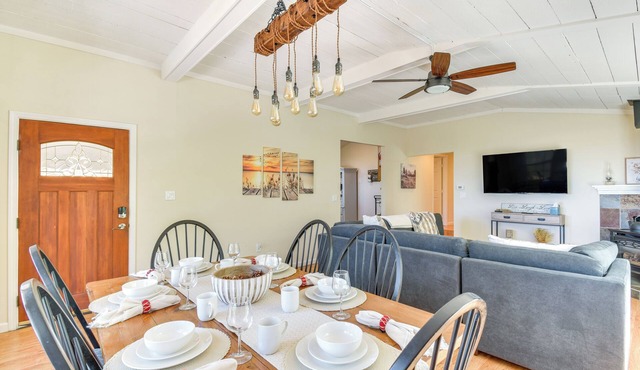 Sonora Hilltop Home: Scenic Views, Pet Friendly!