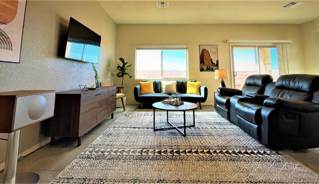 Sonoran Desert Oasis Centrally Located with Heated Pool and Spa