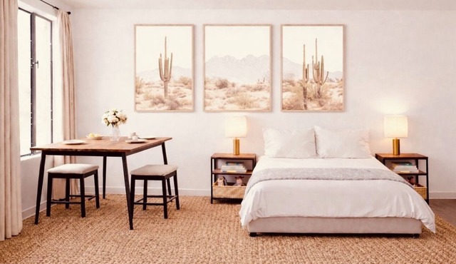 Sonoran Retreat - WALK to UofA & Arizona Inn! 2 BR & Bonus; Parking!