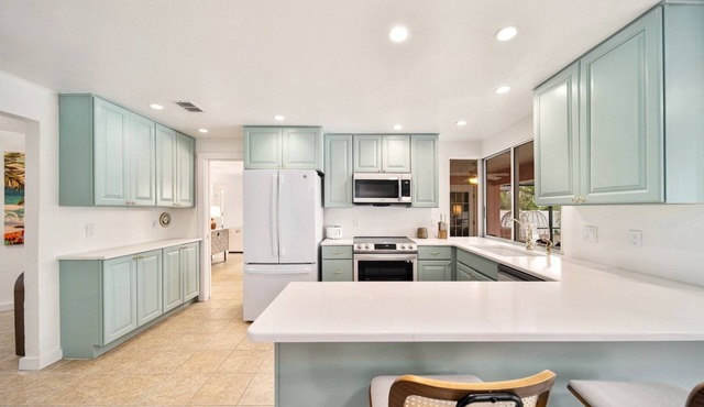 Sooner Beach Escape: Cute Pool Home in East Rocks