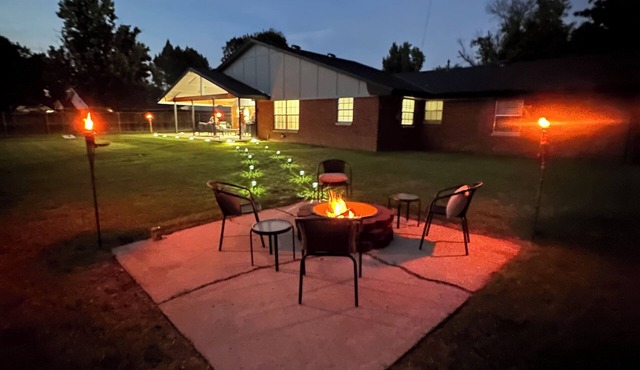 Sooner Stay - Modern Norman Retreat 4BR w/Fire Pit & Patio Near OU