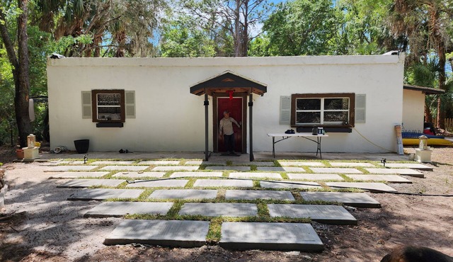Soothing 1-bedroom cabin with AC in charming Crystal River
