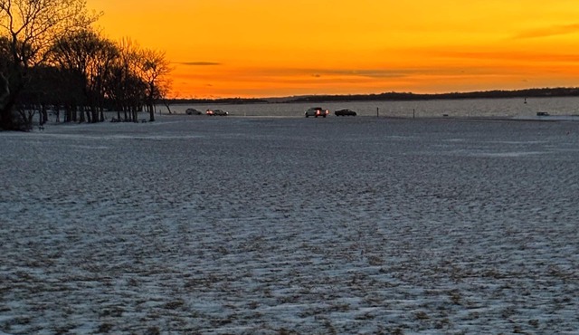 Soothing 1-bedroom townhome with AC in charming Bristol, steps from everything