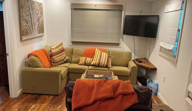 Soothing 2-bedroom cabin with AC in charming Bassett