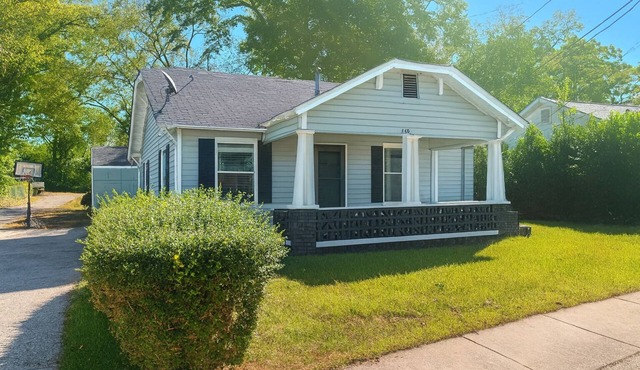 Soothing 2-bedroom house with AC in charming Griffin