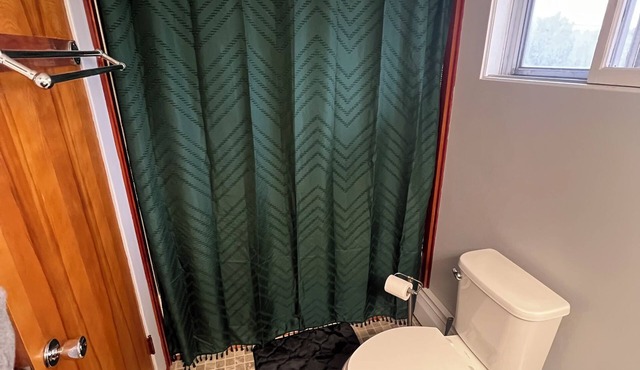 Soothing 2-bedroom house with WiFi in Butler