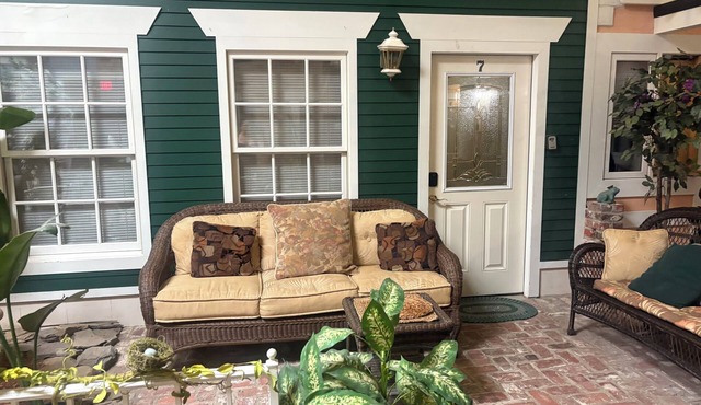 Soothing 3-bedroom apartment with AC in Lorain