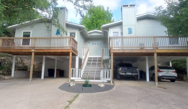 Soothing 3-bedroom house with AC in vibrant Austin near downtown!