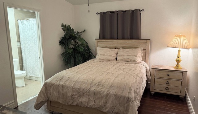 Soothing 3-bedroom house with AC in charming Merced