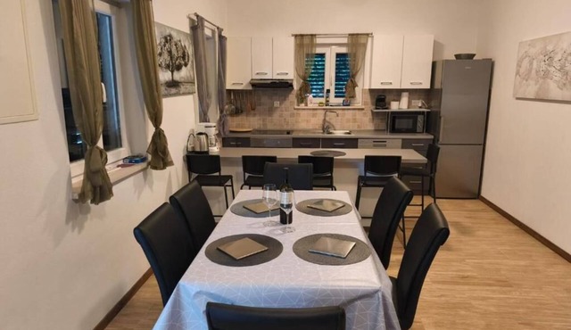 Soothing 3-bedroom villa with AC in charming Đurinići