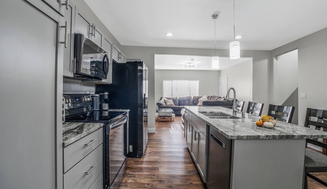Soothing 4-bedroom house with WiFi in Pittsburgh