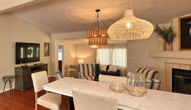 Soothing 5-bedroom villa in Escondido