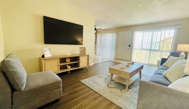 Soothing Beach Apartment in Redondo Beach…20 steps to Ocean!