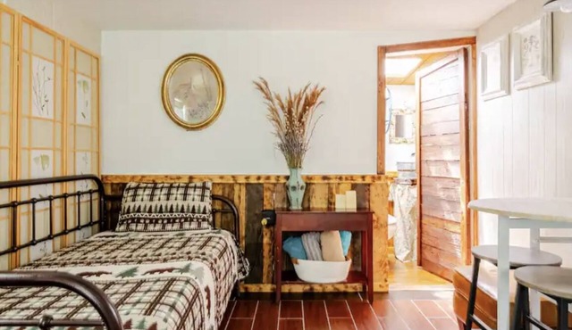 Soothing cabin with AC in charming Arcadia