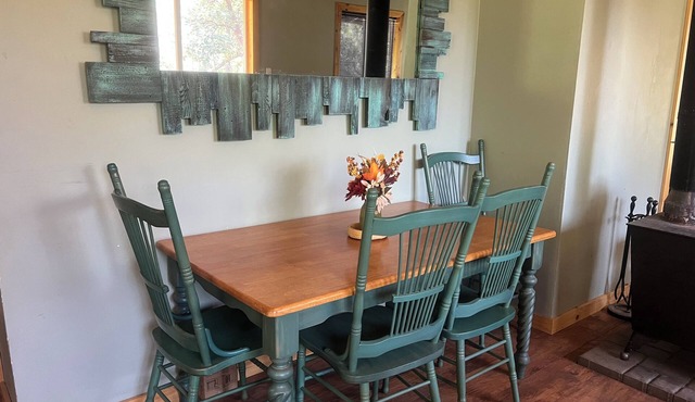 Soothing cabin with WiFi in charming Foresthill