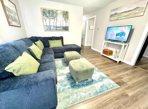 Soothing Greens Color Peaceful 3 BR 1BA Dwelling