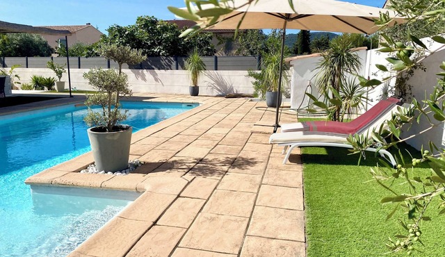 Soothing villa with pool in the heart of Provence - Between sea and hills