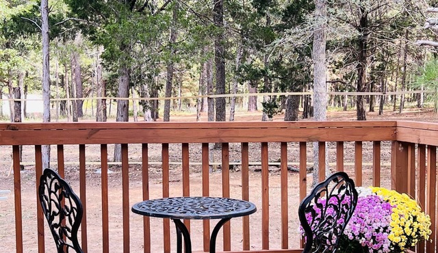 Sophie’s cabin - In lost Pines! 2mi to Bastrop Lake