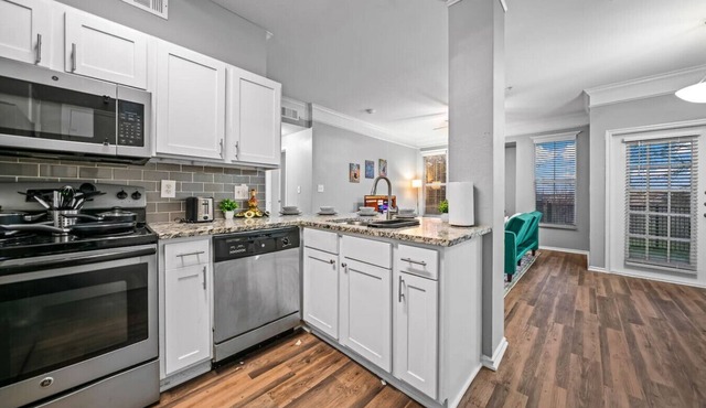 Sophisticated 2BR 2BA Apartment Stay with Pool