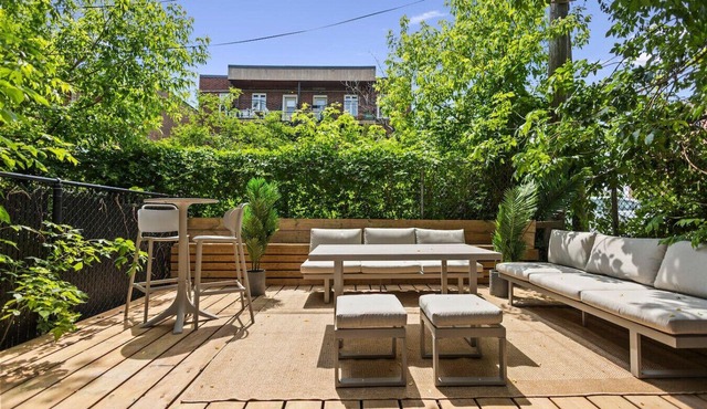 Sophisticated 3BR with Outdoor Retreat