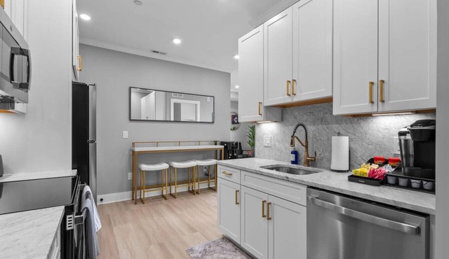 Sophisticated 4BR/3BA ResidenceOnFloridaAve+Parkng