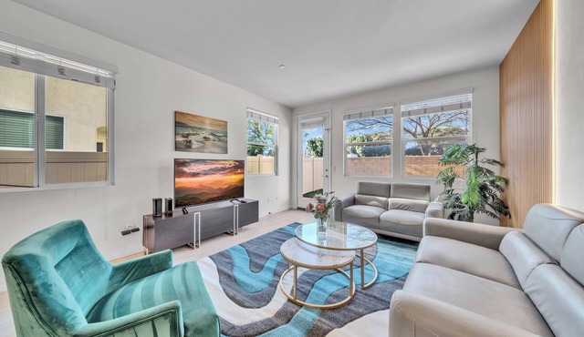 Sophisticated 4BR Retreat｜Pet-Friendly｜Fenced Yard & Pool Access#41339