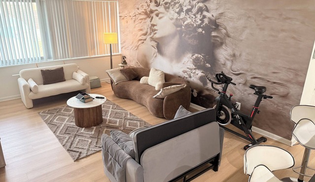 Sophisticated apt inTowson