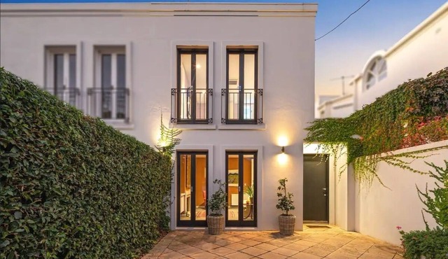 Sophisticated Art Deco in the Heart of Toorak