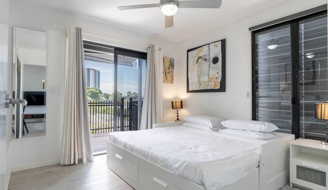 Sophisticated 2-Bed Home With Alfresco Dining