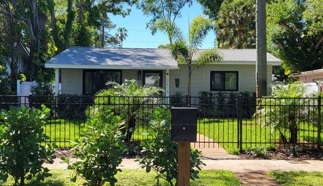 Sophisticated charm in St Petersburg, FL