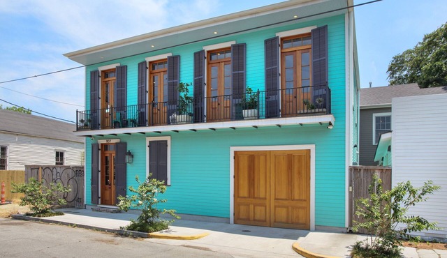 Sophisticated Marigny Triangle Open Concept Home with Balcony