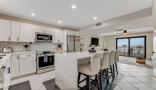 Sophisticated Oceanfront Luxury Condo